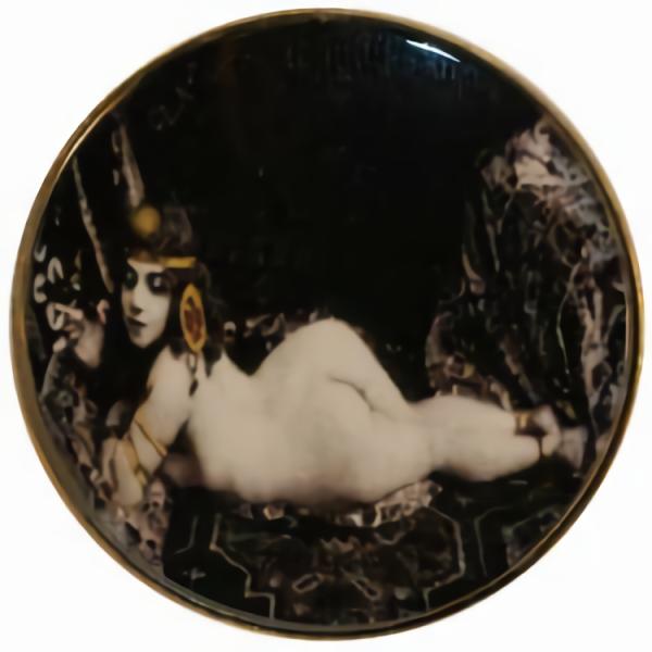 1 1/4" Reclining Nude Picture Button (32Mm)  |   Novelty Vices Buttons Novelty Buttons Novelty Vices Buttons